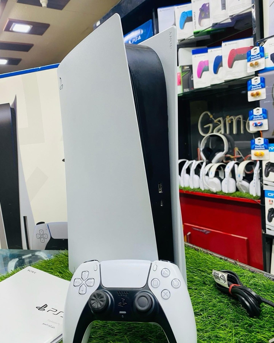 PlayStation 5 ( PS5 )  Standard — photo 2